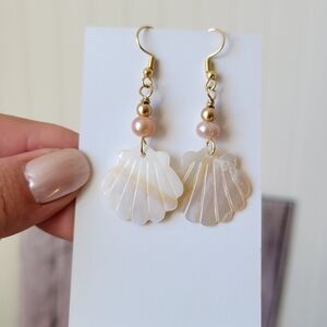 Elegant Gold and Cream Shell Earrings